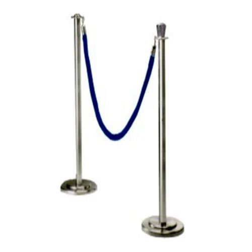 Q Manager- Two pole with velvet rope